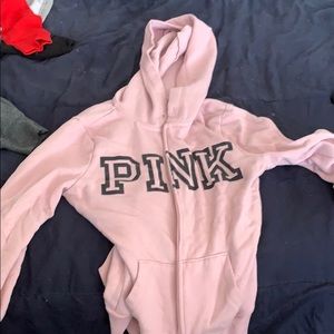 Pink sweater in very good condition